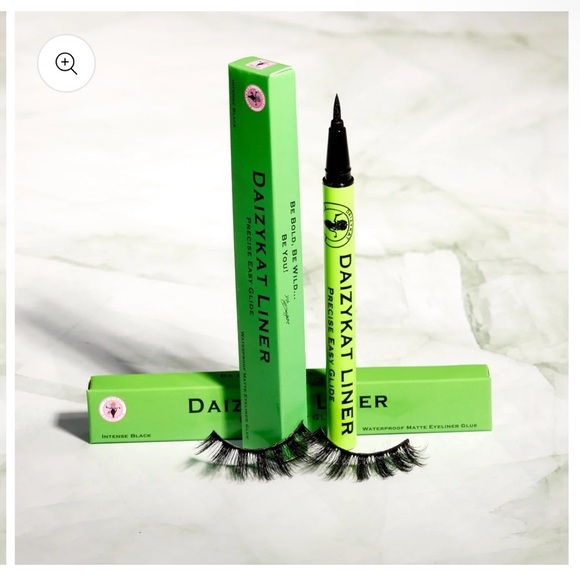 Daizykat Liner - Waterproof Matte Intense Black Eyeliner Glue (Green Packaging) - Picture 3 of 3